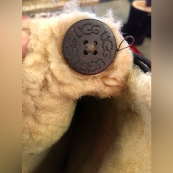 UGG over the knee Bailey Button in Dark Brown, Size 5 - Picture 4 of 5